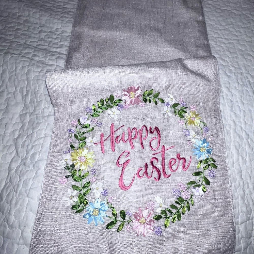 Floral Easter spring  Table Runner -100% polyester NWT